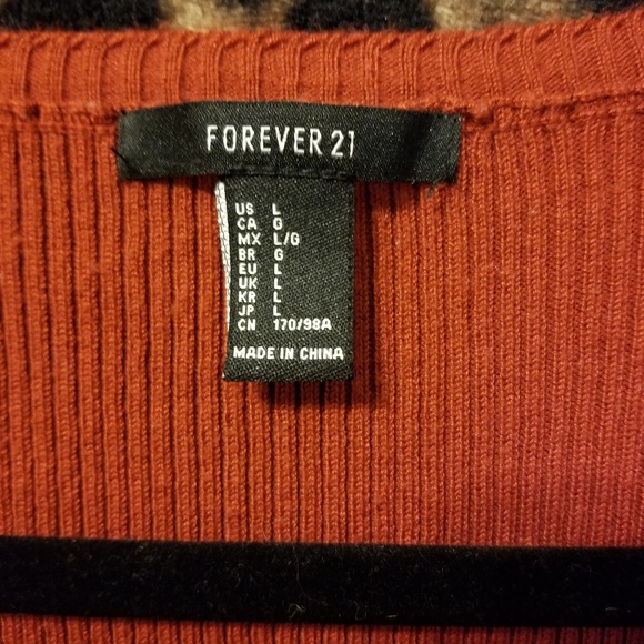 SOLD Burnt orange crop top - Picture 3 of 4